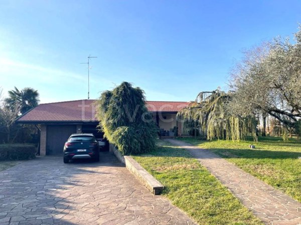 casa indipendente in vendita a Palmanova in zona Ialmicco