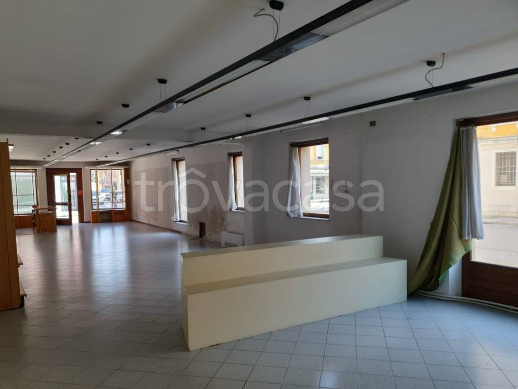 negozio in vendita a Palmanova