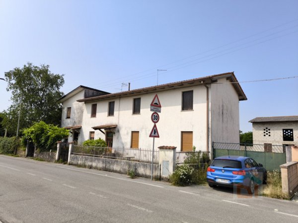 casa indipendente in vendita a Palmanova in zona Ialmicco