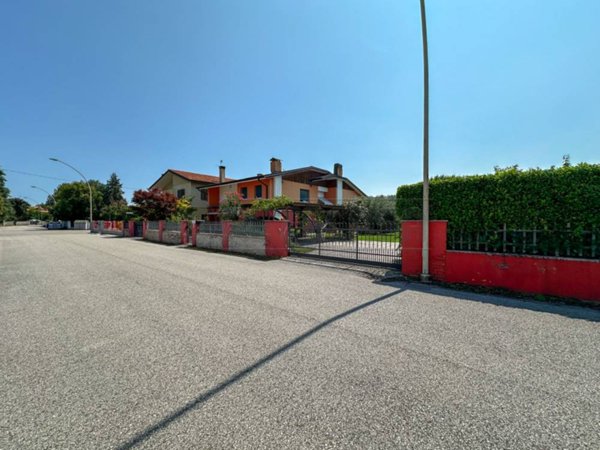 casa indipendente in vendita a Palmanova in zona Sottoselva