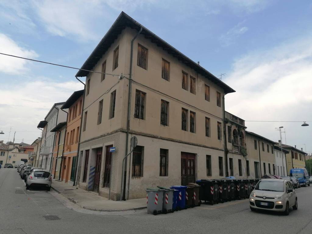 intera palazzina in vendita a Palmanova in zona San Marco