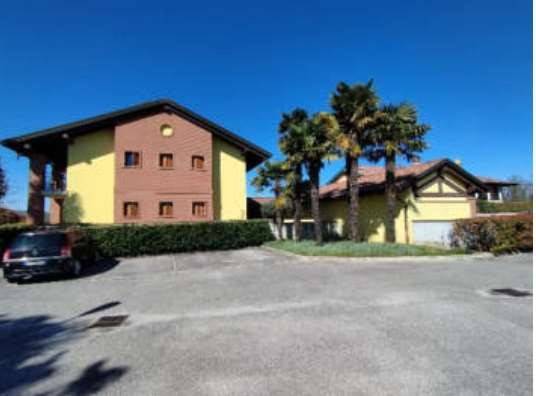 box auto in vendita a Palmanova in zona Ialmicco