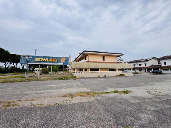 negozio in vendita a Palmanova in zona Sottoselva