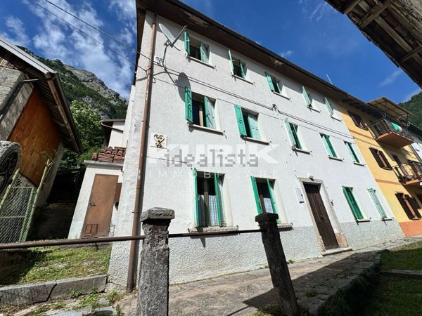 casa indipendente in vendita a Paluzza in zona Timau