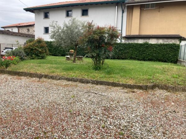 appartamento in vendita a Pasian di Prato in zona Passons