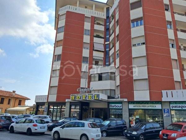 negozio in vendita a Pasian di Prato in zona Santa Caterina