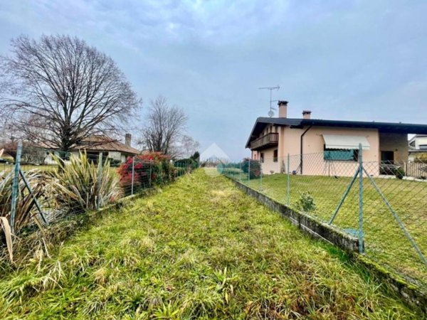 terreno agricolo in vendita a Pasian di Prato in zona Passons