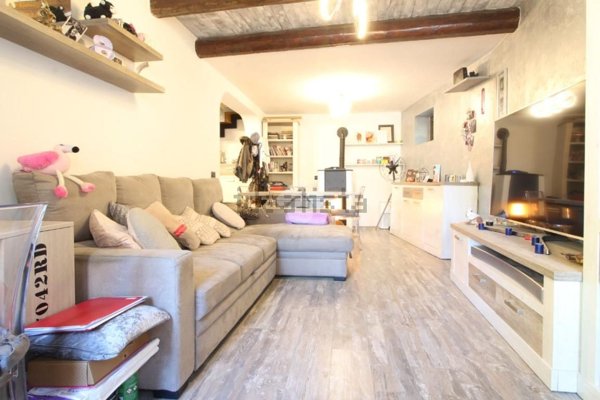 casa indipendente in vendita a Pasian di Prato in zona Passons
