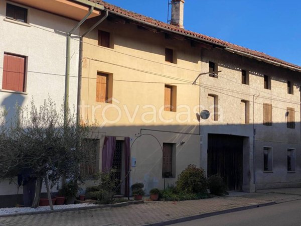 casa indipendente in vendita a Pasian di Prato in zona Colloredo di Prato