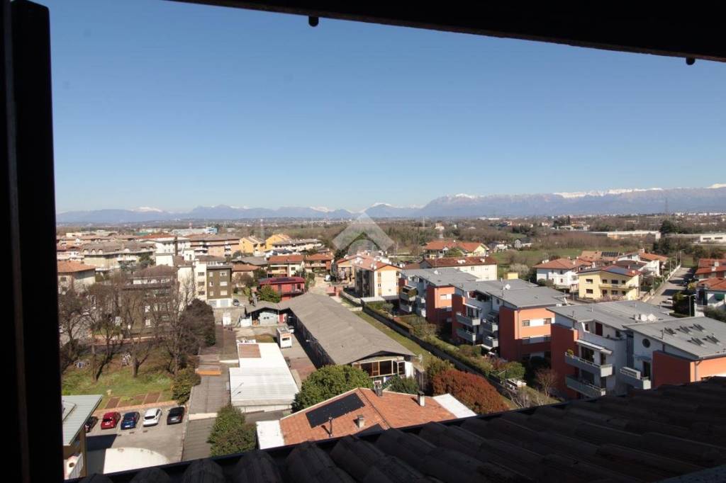 appartamento in vendita a Pasian di Prato in zona Santa Caterina