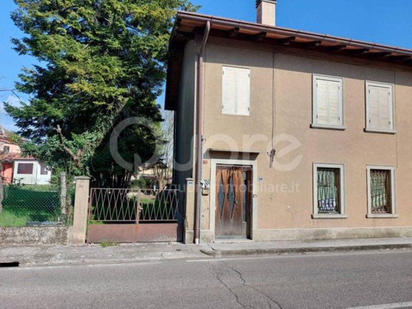 casa indipendente in vendita a Pasian di Prato in zona Passons