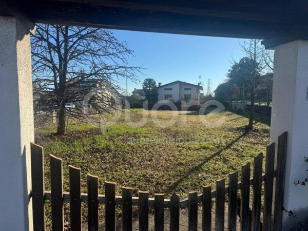 terreno edificabile in vendita a Pasian di Prato