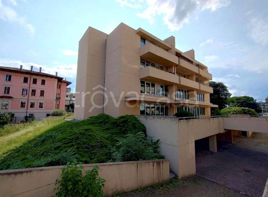 appartamento in vendita a Pasian di Prato in zona Santa Caterina