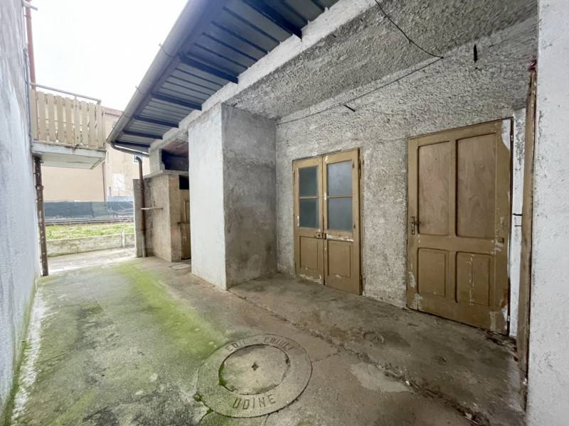 casa indipendente in vendita a Pasian di Prato in zona Passons