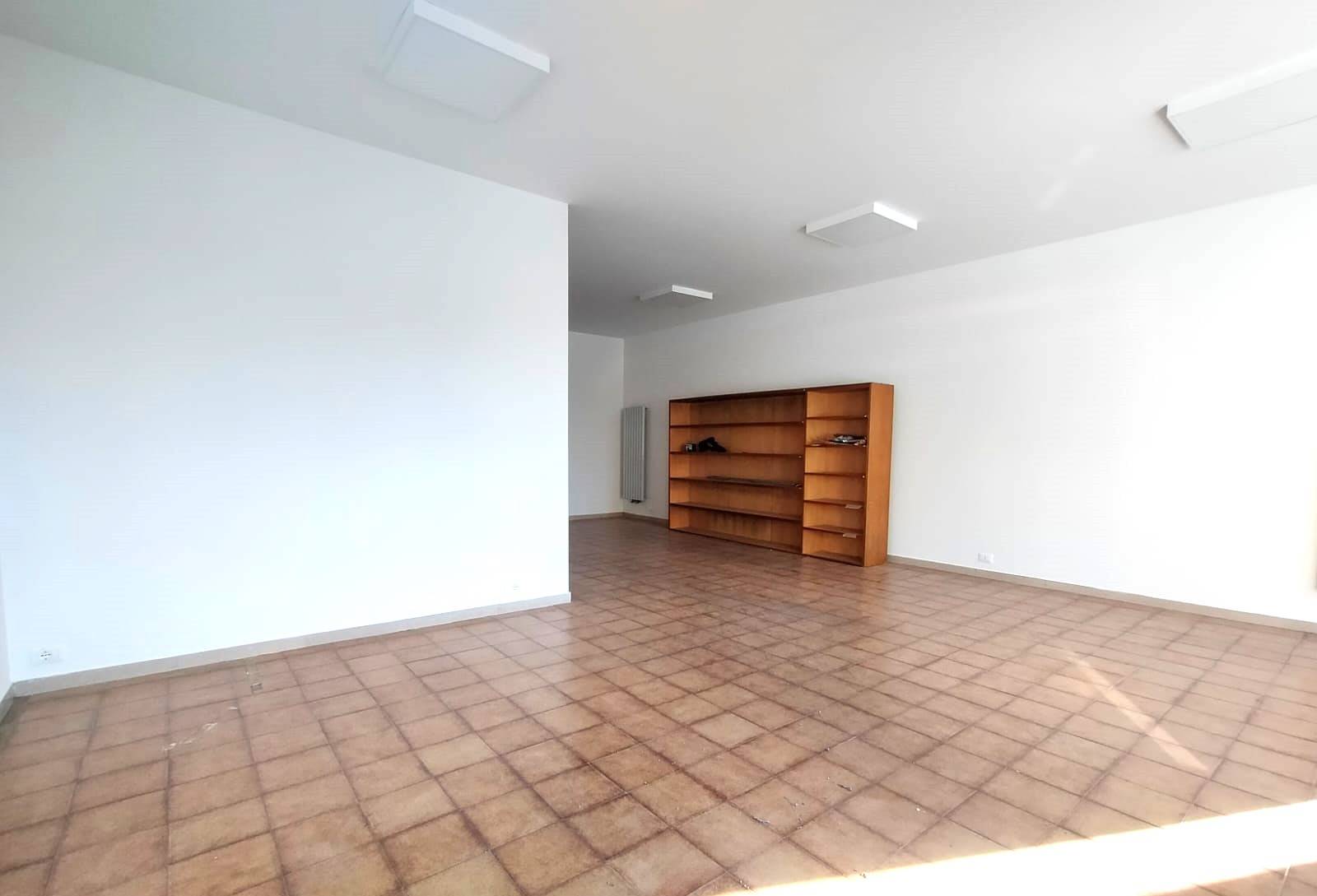 locale commerciale in vendita a Pasian di Prato