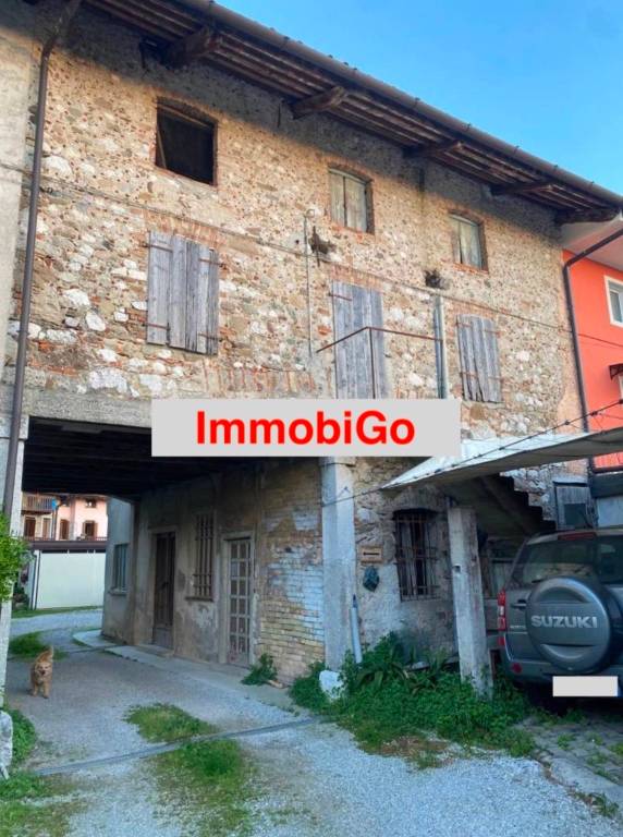 casa indipendente in vendita a Pasian di Prato in zona Passons