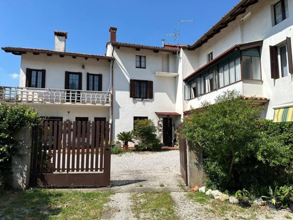 casa indipendente in vendita a Pasian di Prato