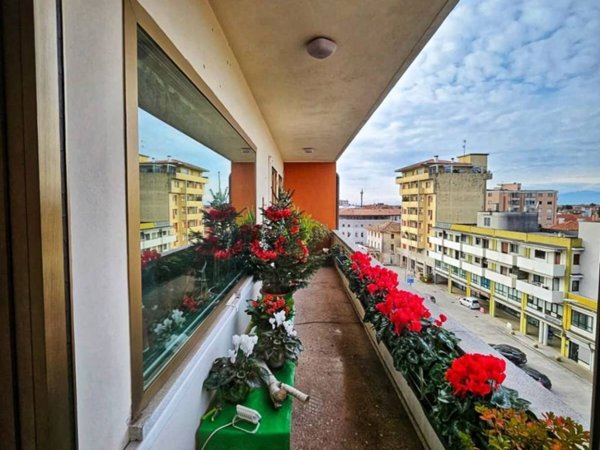 appartamento in vendita a Pasian di Prato in zona Santa Caterina
