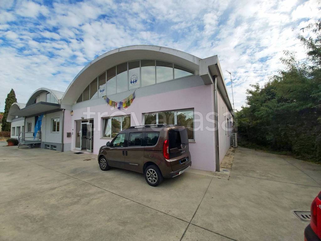 ufficio in vendita a Pasian di Prato in zona Santa Caterina