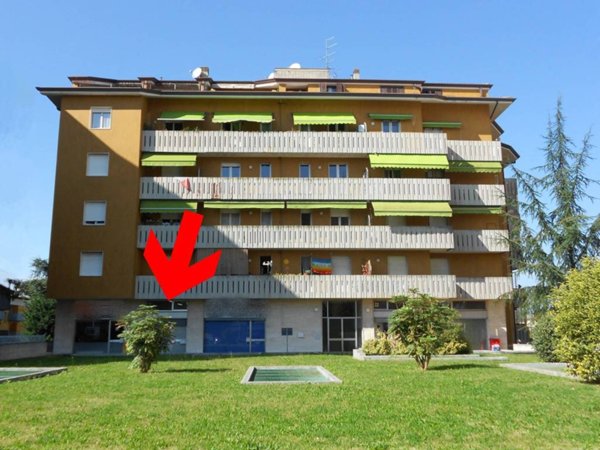 negozio in vendita a Pasian di Prato