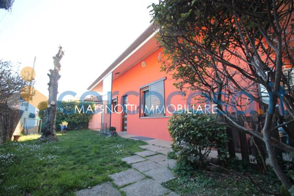 casa indipendente in vendita a Pasian di Prato in zona Passons