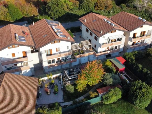 appartamento in vendita a Pasian di Prato in zona Passons