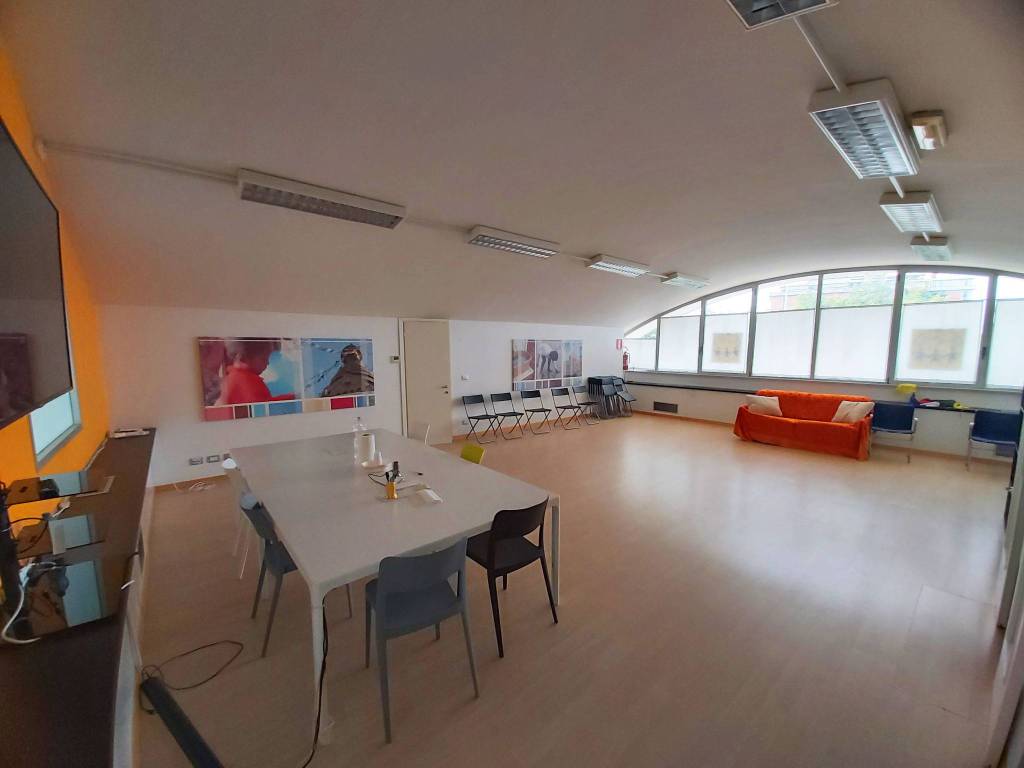 ufficio in vendita a Pasian di Prato