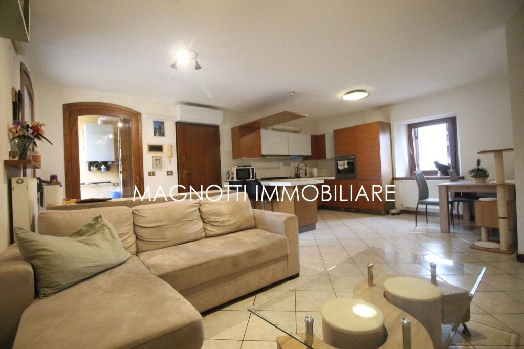 appartamento in vendita a Pasian di Prato in zona Passons