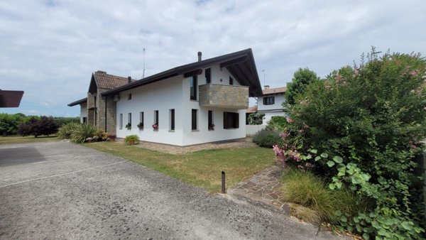 casa indipendente in vendita a Pasian di Prato