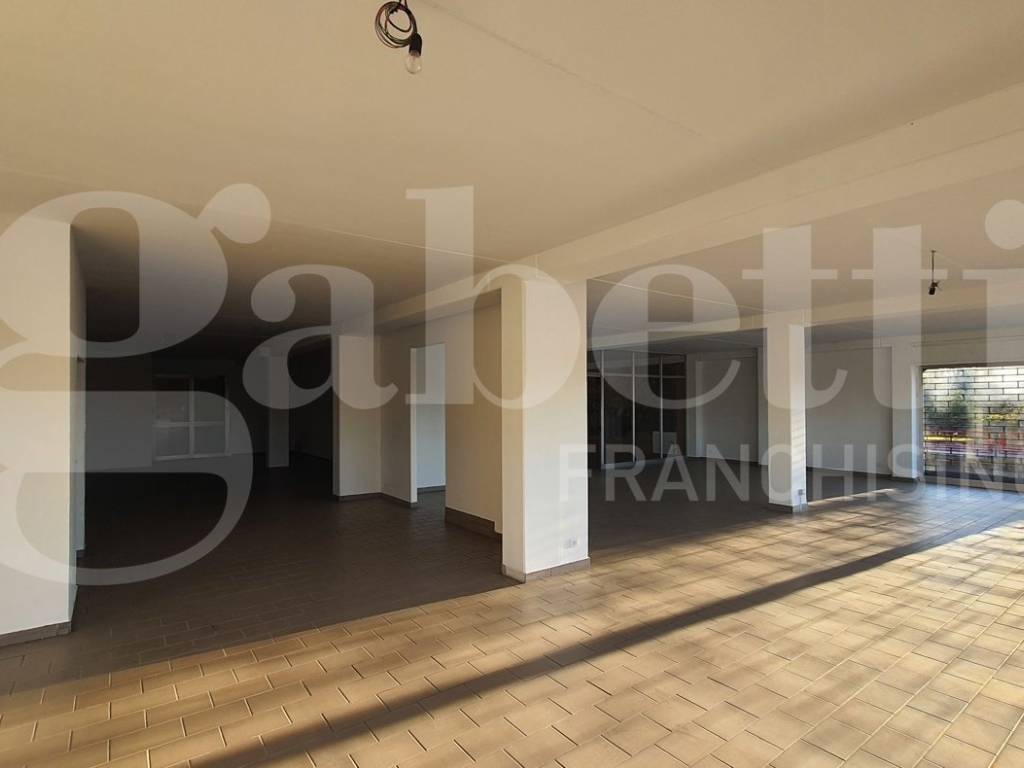 negozio in vendita a Pasian di Prato