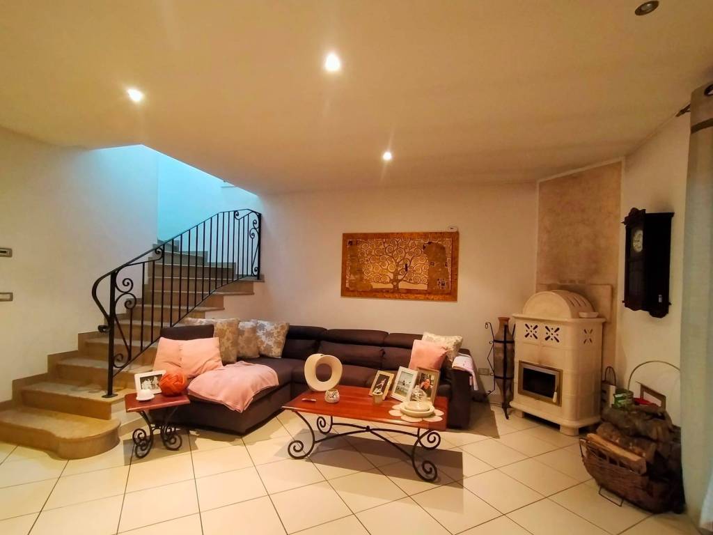 casa indipendente in vendita a Pasian di Prato in zona Colloredo di Prato