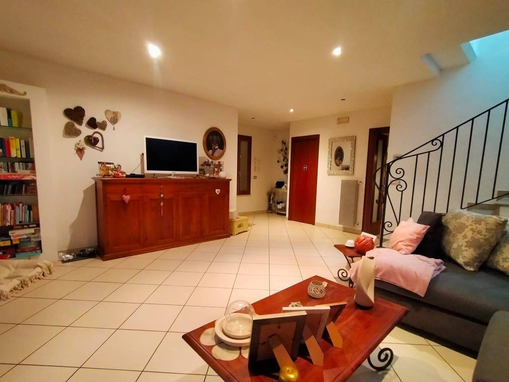 casa indipendente in vendita a Pasian di Prato in zona Colloredo di Prato