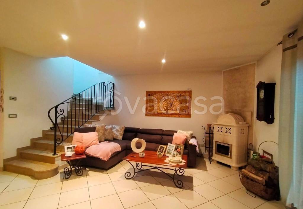 casa indipendente in vendita a Pasian di Prato in zona Colloredo di Prato