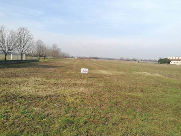 terreno edificabile in vendita a Pasian di Prato in zona Passons