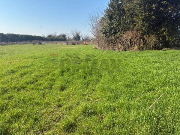 terreno edificabile in vendita a Pasian di Prato