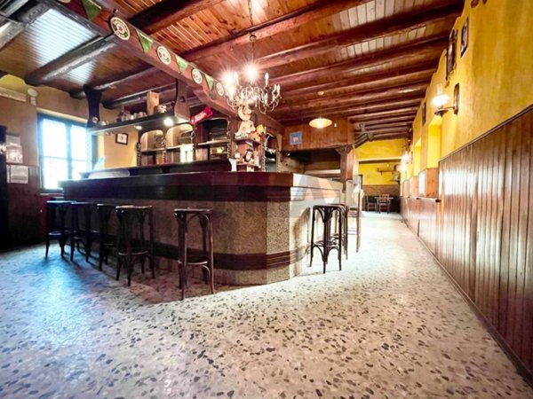 locale commerciale in vendita a Pasian di Prato