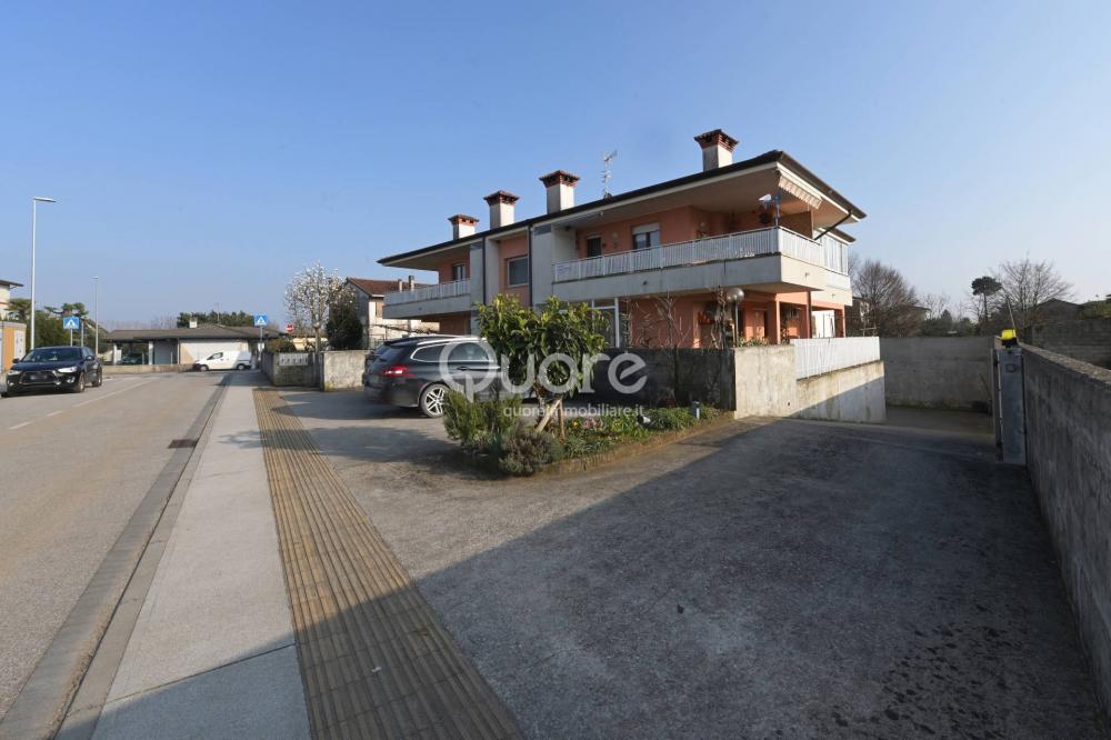 appartamento in vendita a Pasian di Prato in zona Passons