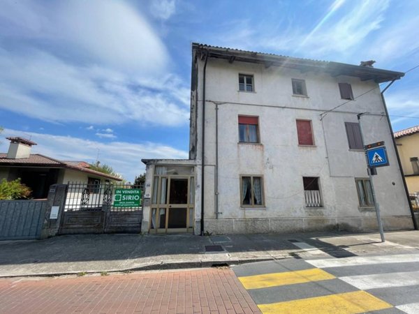 casa indipendente in vendita a Pasian di Prato in zona Passons