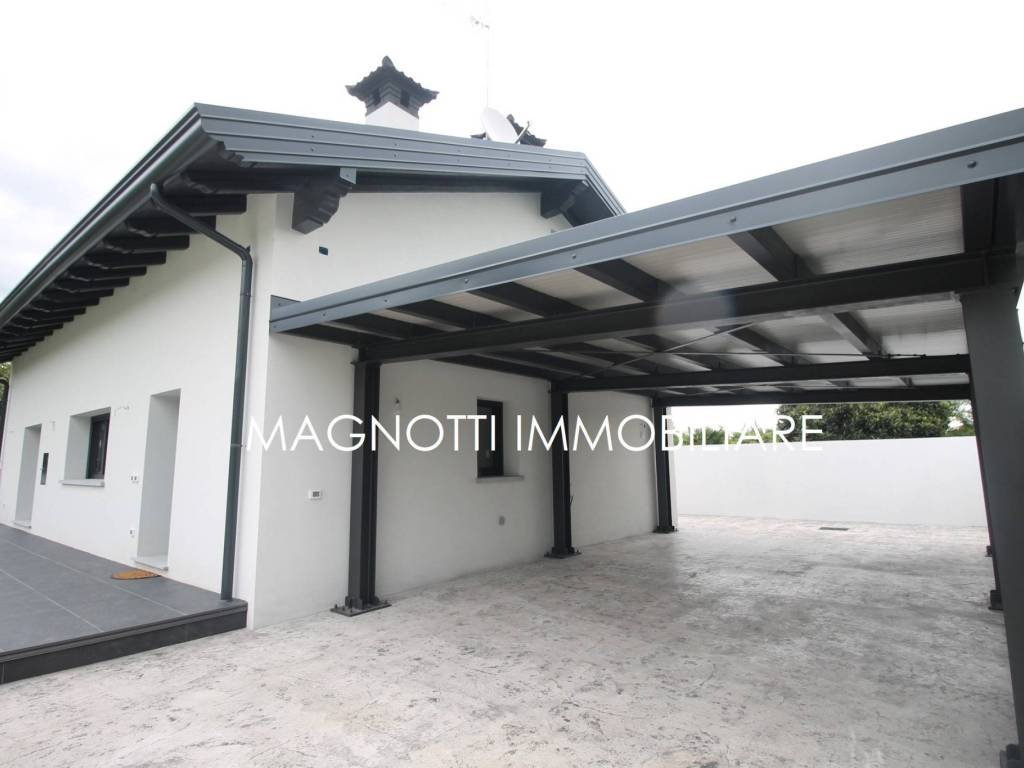 casa indipendente in vendita a Pasian di Prato in zona Passons