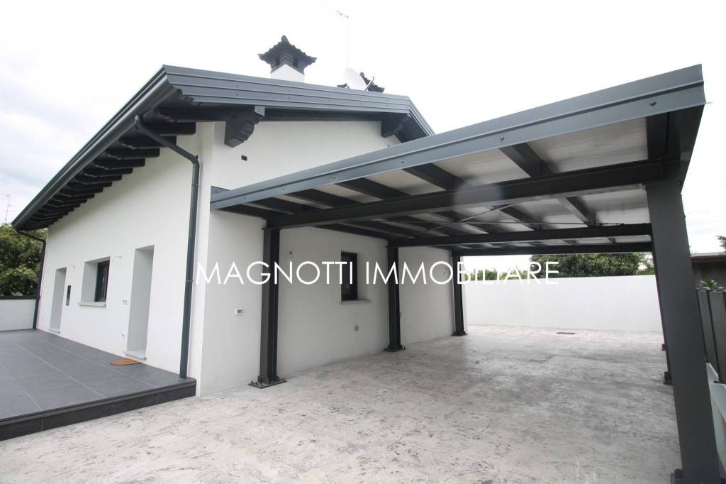 casa indipendente in vendita a Pasian di Prato in zona Passons