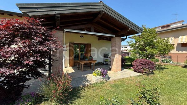 casa indipendente in vendita a Pasian di Prato