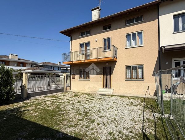 casa semindipendente in vendita a Pasian di Prato