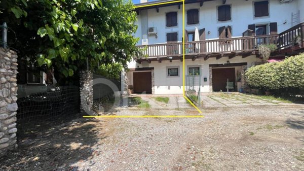 casa indipendente in vendita a Pasian di Prato in zona Colloredo di Prato