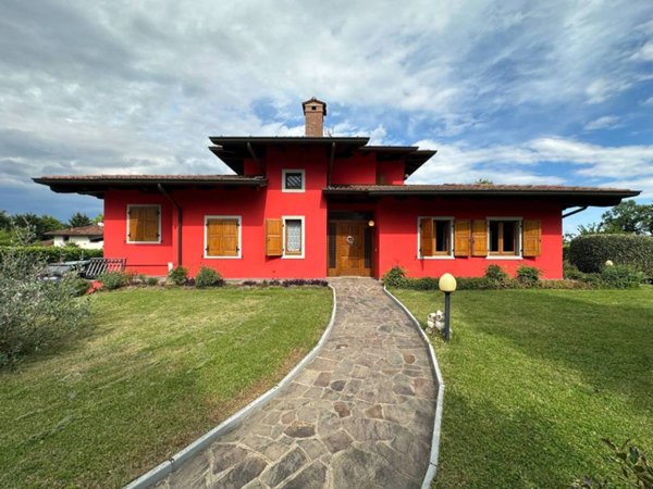 casa indipendente in vendita a Pasian di Prato in zona Passons