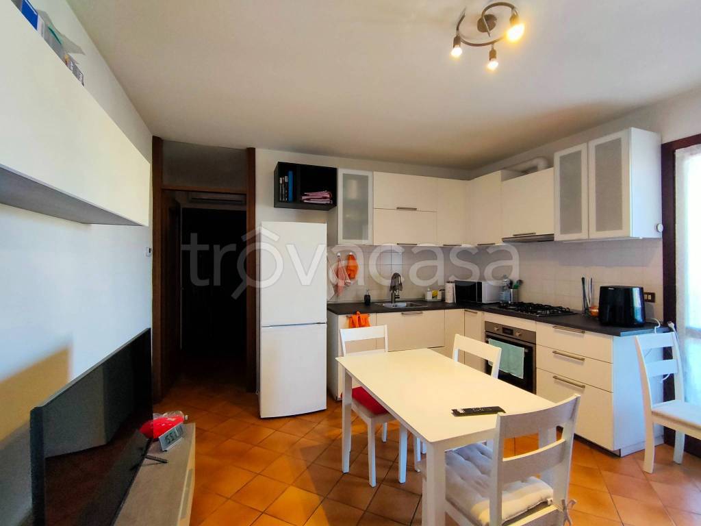 appartamento in vendita a Pasian di Prato in zona Santa Caterina