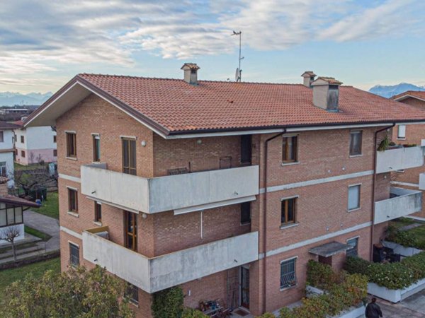 appartamento in vendita a Pasian di Prato in zona Passons