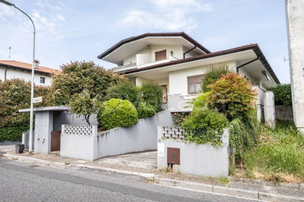 casa indipendente in vendita a Pasian di Prato