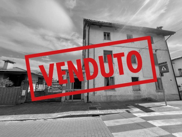 casa indipendente in vendita a Pasian di Prato in zona Passons