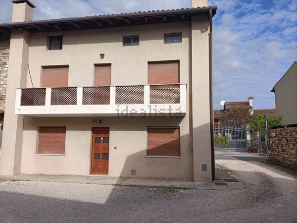 appartamento in vendita a Pasian di Prato in zona Santa Caterina
