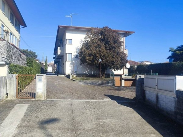 appartamento in vendita a Pasian di Prato in zona Santa Caterina